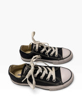 Load image into Gallery viewer, Converse Chuck Taylor All Star | Black Canvas Kids Low-Top Sneakers
